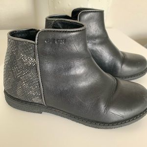 USED little girl GEOX Booties
